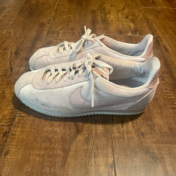 Nike cortez pink velvet Clearance